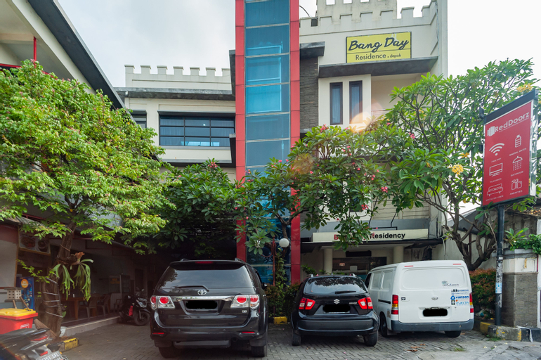 Exterior & Views 12