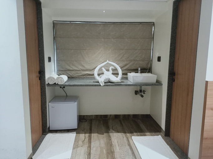 Bathroom 4, Hotel Chitra Executive, Solapur