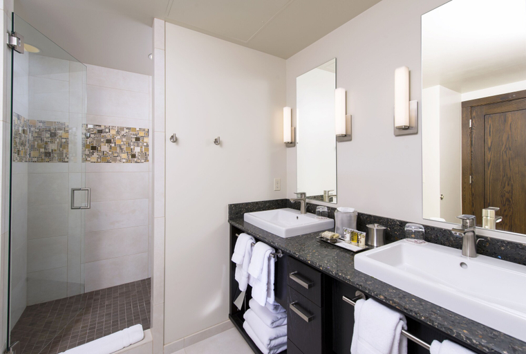 Bathroom 5, Tetherow Resort, Deschutes