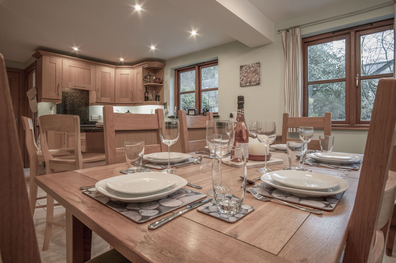 Others 4, Llais Afon - 3 Bedroom Holiday Home - Fishguard, Pembrokeshire
