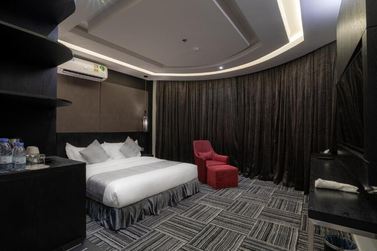 Bedroom 4, South Hotel Suites