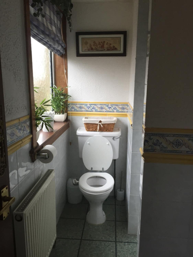 Bathroom 3, Tarrareoch Farm, West Lothian