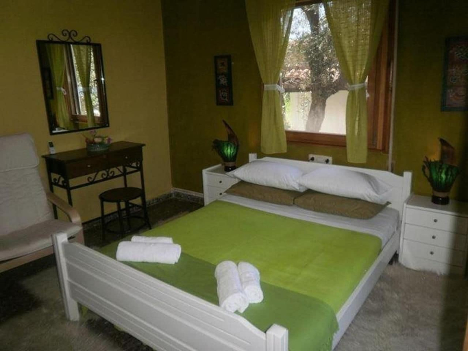 Bedroom 4, Karavos Sea View Apartments, Thessaly
