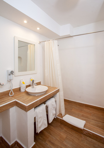 Bathroom 4, Los Corales Beach Village, Salvaleon de Higuey