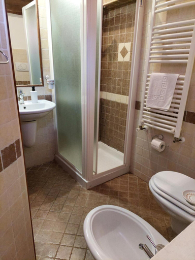 Bathroom 5, B&B Monticelli, Viterbo