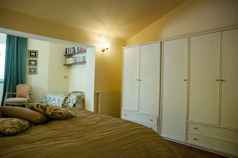 Bedroom 4, La Villa, Messina