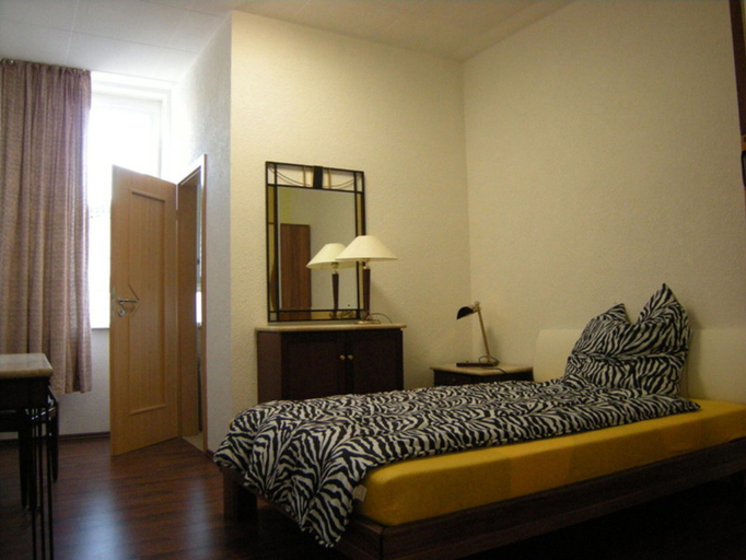 Bedroom 2, Hotel-12-Apostel, Pforzheim