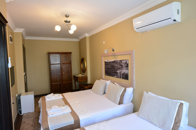 Bedroom 4, Hayriye Hanim Ege, Ayvalık