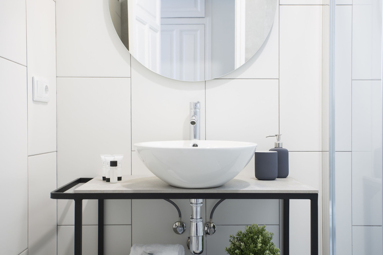 Bathroom 4, SingularStays Parque Central, Valencia