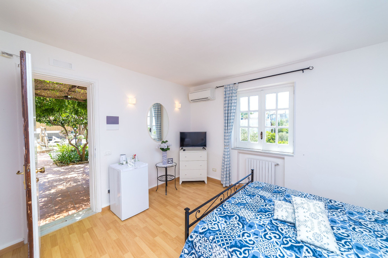 Bedroom 3, Villa Carolina Country House, Napoli