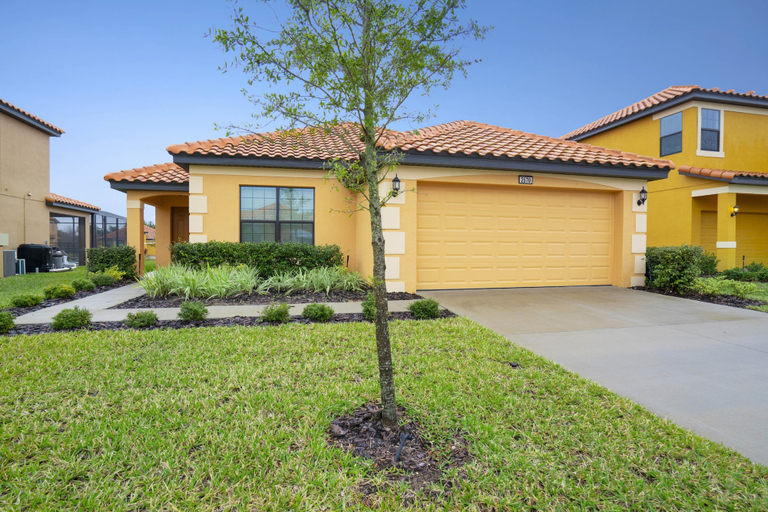 Exterior & Views 2, 2570rosemont, Polk