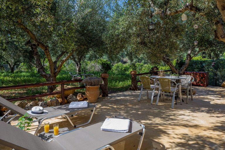 Food & Drinks 5, The Olive House, Crete