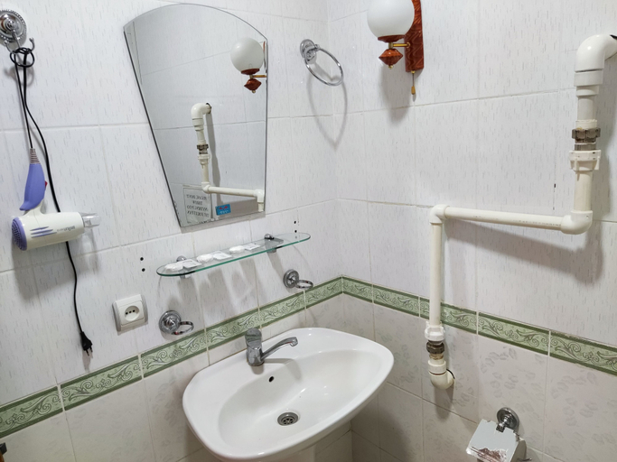 Bathroom 3, Ziyobaxsh Hotel, Buxoro
