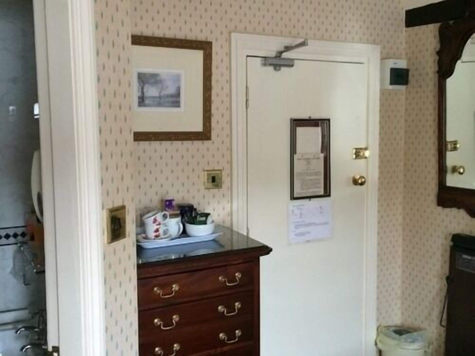 Bathroom 3, Dun Cow Inn, Durham