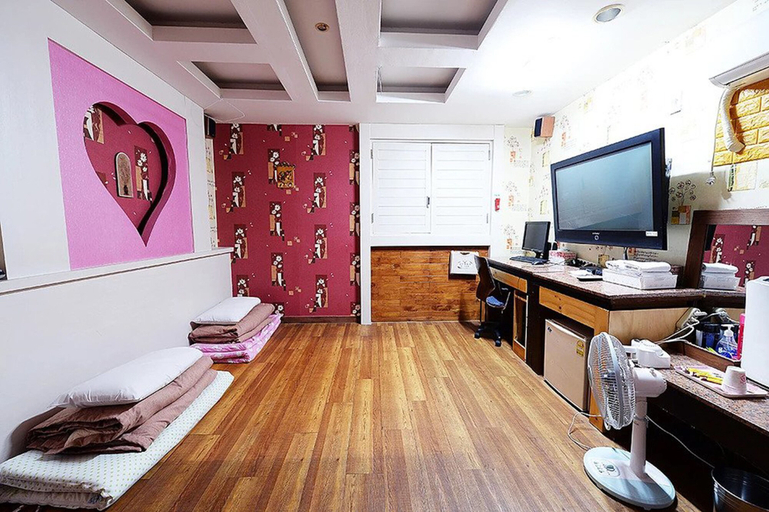 Others 5, Cyber Motel, Gunsan