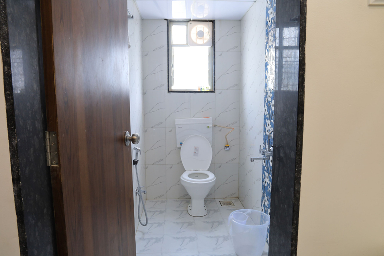 Bathroom 2, StayBird - Nest, Kharadi, Pune