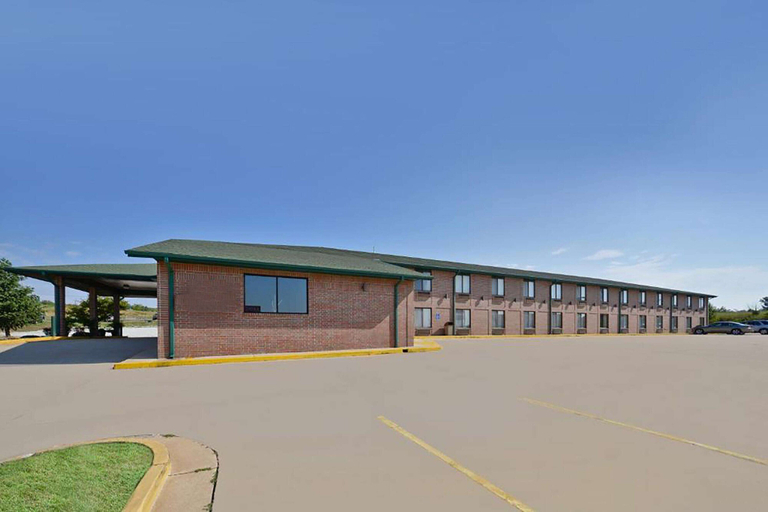 Exterior & Views 2, Days Inn by Wyndham Ozark Springfield, Christian