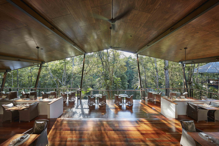 Food & Drinks 5, Silky Oaks Lodge, Beckons, Douglas