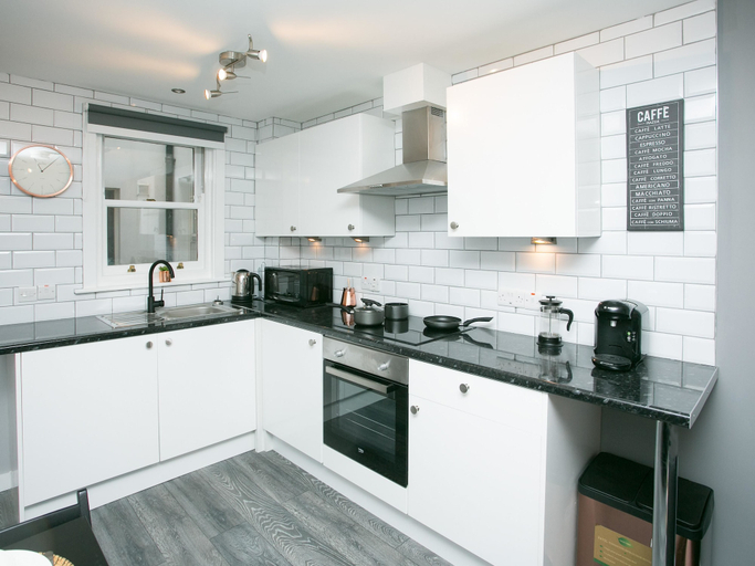 Others 5, Malone Place Apartment, Belfast