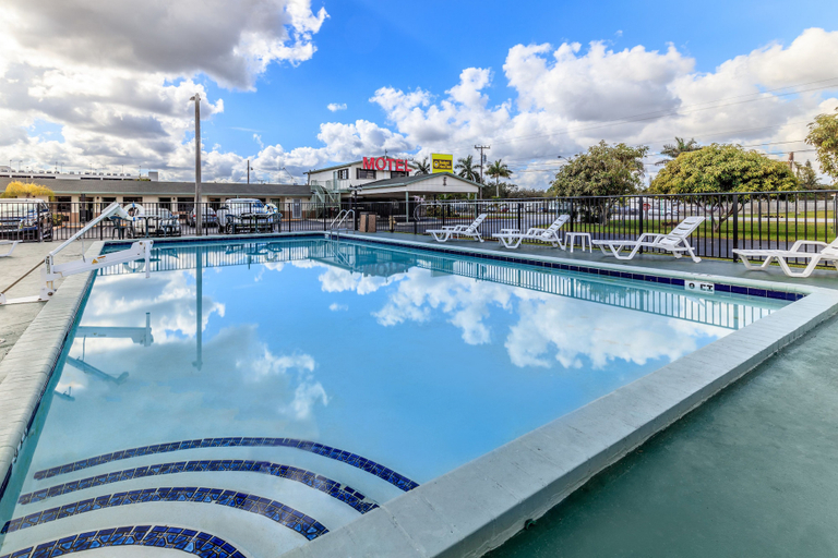 Sport & Beauty 2, Budget Host Inn, Miami-Dade