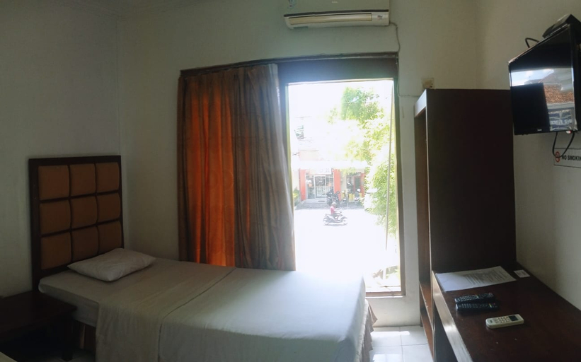 Bedroom 2, Candra Kirana Hotel, Yogyakarta