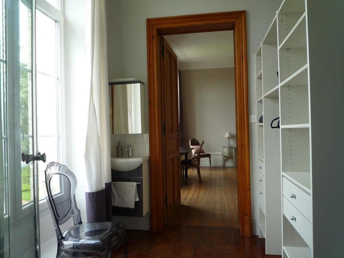 Bathroom, Le Chateau de Plessier-Rozainvillers, Somme