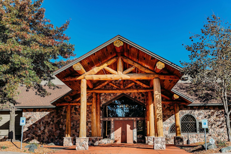 Exterior & Views, Balsam Lake Lodge, Polk