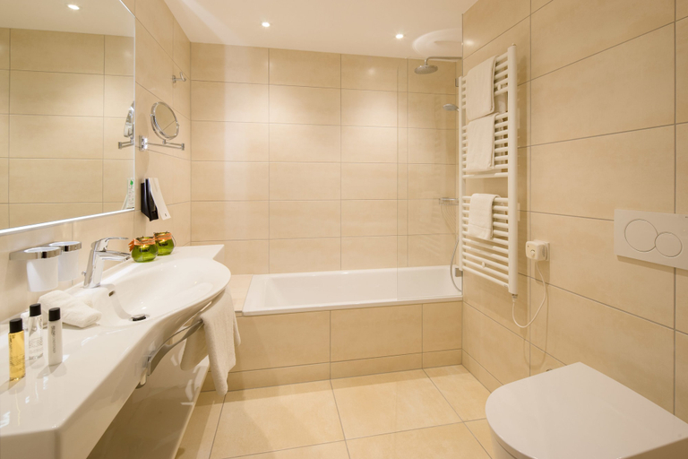 Bathroom 5, Hotel Marburger Hof, Marburg-Biedenkopf
