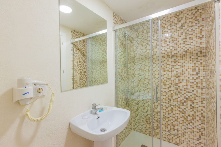 Bathroom 3, Hostal Baleàric - Adults Only, Baleares