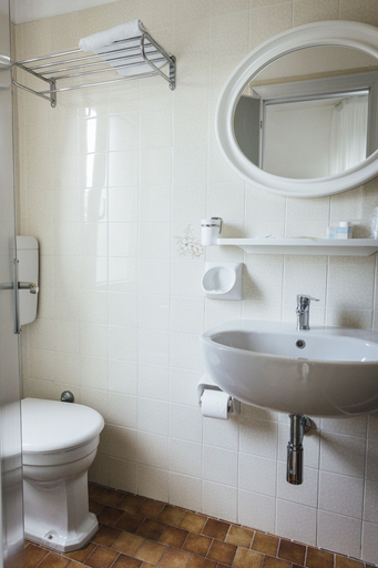Bathroom 4, Hotel Montecarlo, Rimini