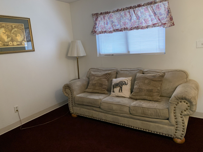 Others 5, Oak Square Rentals, Sevier