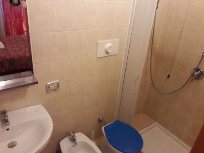 Bathroom 3, Hotel Brivio, Milano