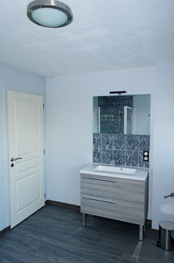 Bathroom 5, La Ferme Aux Charmes, Nord