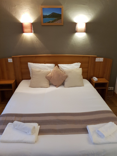Bedroom 4, Savoy Hotel, Savoie