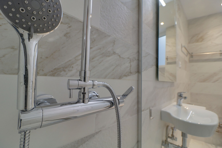 Bathroom 5, AthiNN Residence, Attica