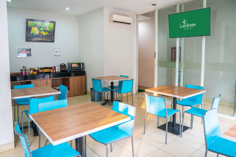 Food & Drinks 4, LeGreen Suite Senayan, Central Jakarta