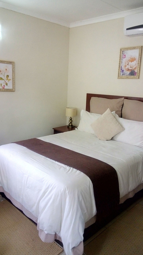 Bedroom 3, Thulamela Guest House, Mahalapye