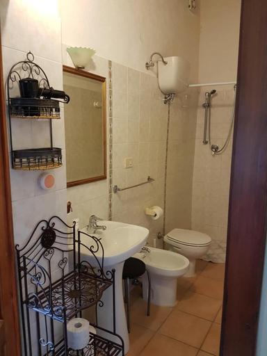 Bathroom 3, La Canonica, Siena