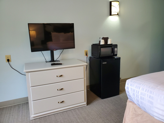 Bedroom 3, Coastal Inn & Suites - Wilmington, NC, New Hanover