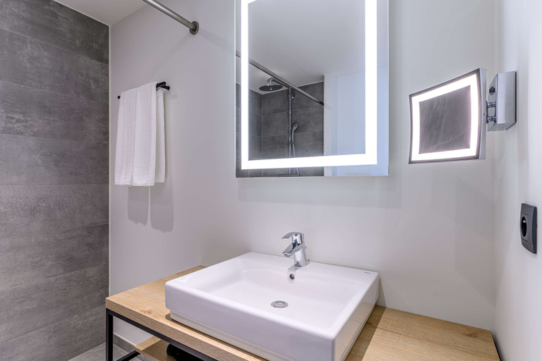 Bathroom 5, Radisson Hotel Antwerp Berchem, Antwerpen