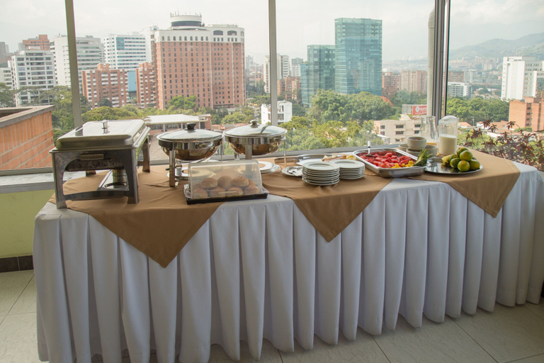 Food & Drinks 5, Aparta Suites Torre Poblado, Medellín