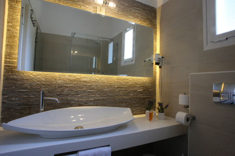 Bathroom 5, Hotel Benois, South Aegean