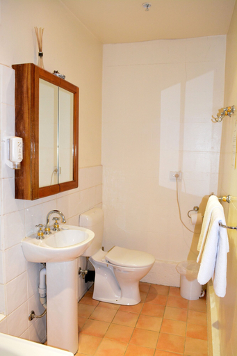 Bathroom 3, Magnolia Court Boutique Hotel Melbourne, Melbourne