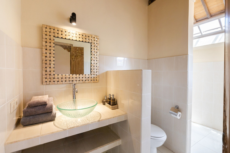 Bathroom 5, Devi's Place, Gianyar