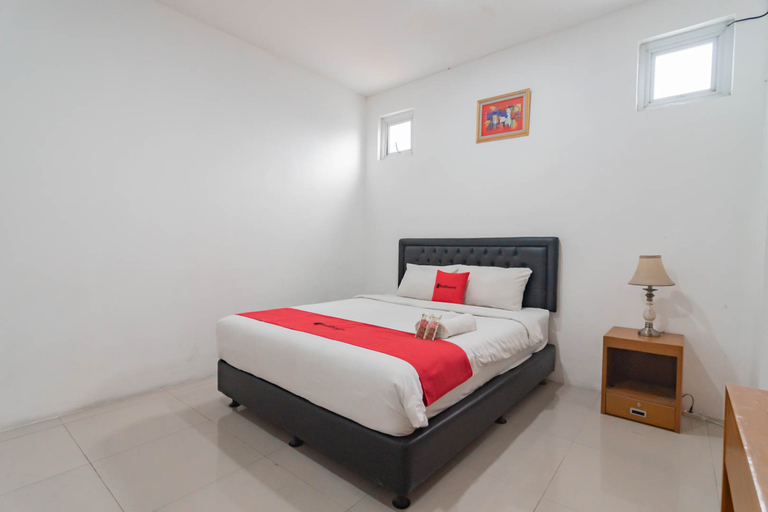 Bedroom 2, RedDoorz near Exit Toll Moh Toha, Bandung
