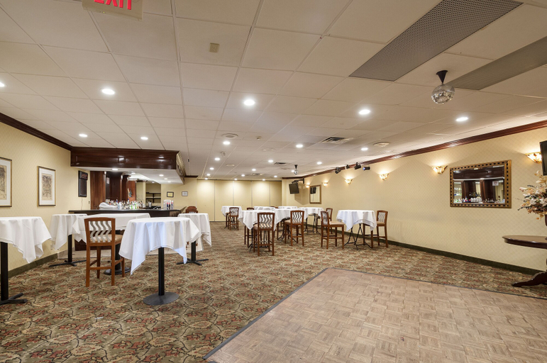 Food & Drinks 5, Quality Inn Windsor Mill - Baltimore, Baltimore