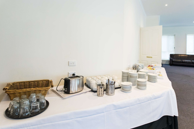 Food & Drinks 5, Best Western Mill Park Motel, Whittlesea  - South-East