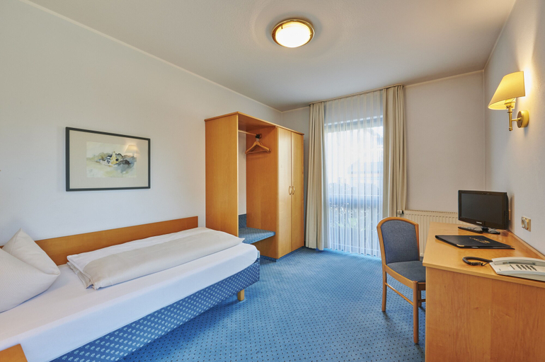 Bedroom 2, Landhotel Seerose, Fürth