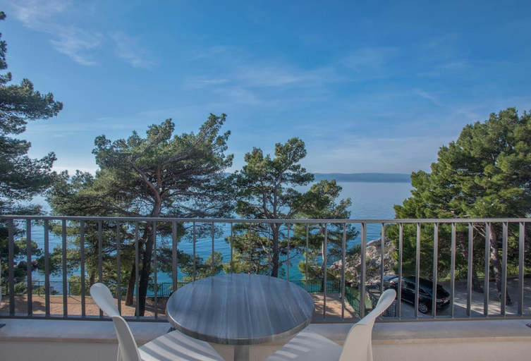 Others 4, Villa Dalmatia, Brela