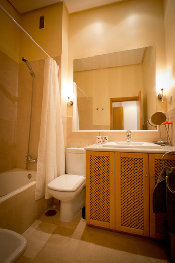 Bathroom 4, Holidays2Malaga Cathedral Apartments, Málaga